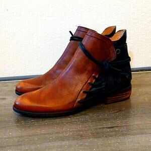 Veracruz leather ankle boots brown and black 9.5
